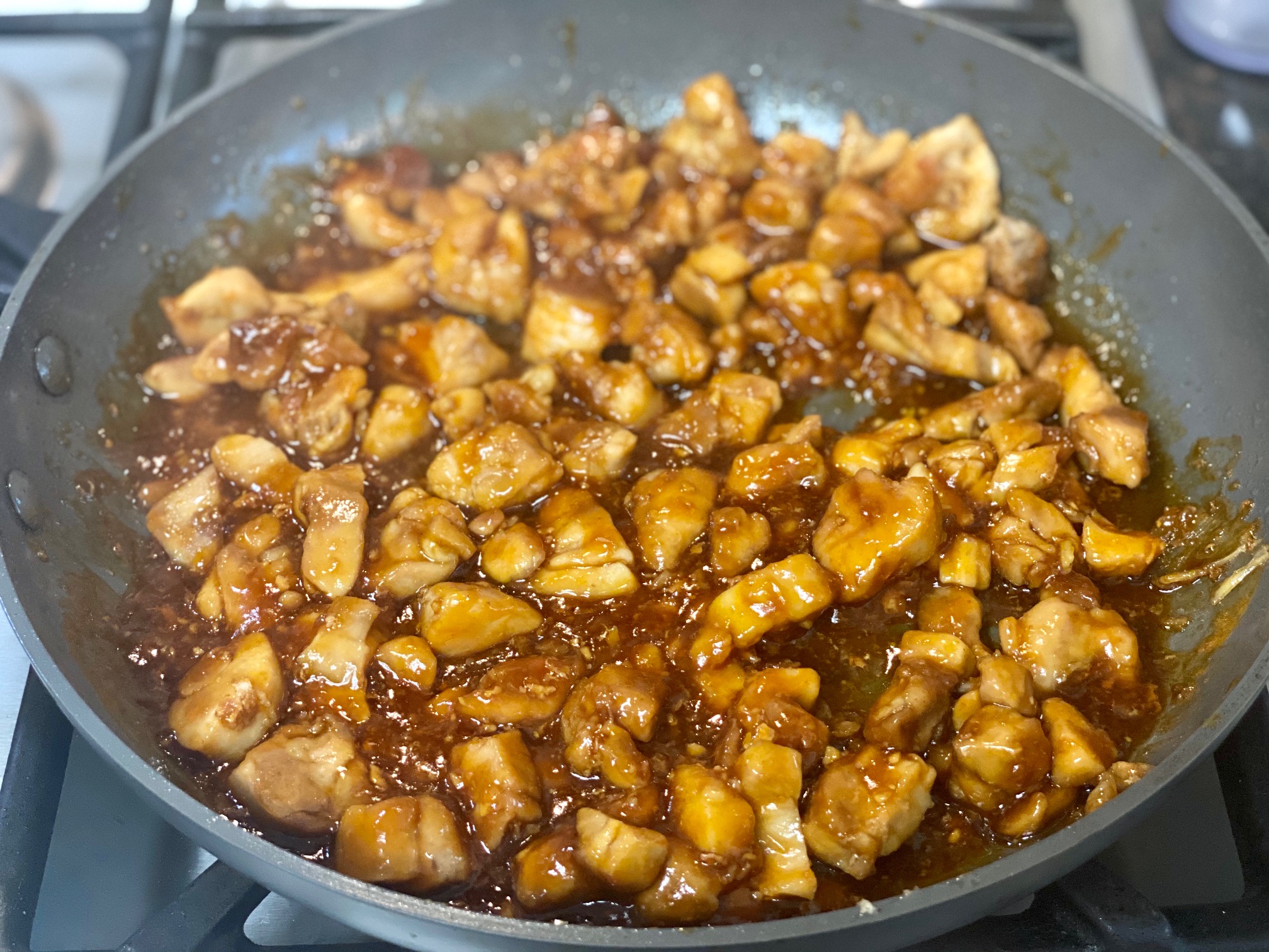 HONEY SRIRACHA CHICKEN - Family Dinner Delights